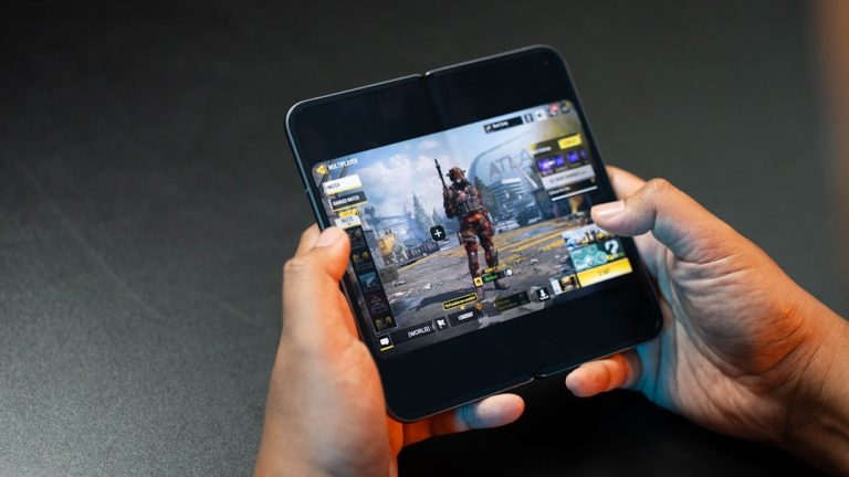 Creating Memorable Moments While Playing Online with Friends